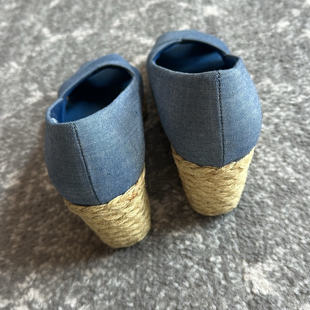Chaps 💚 Blue and Tan Wedge Espadrilles - Picture 11 of 13